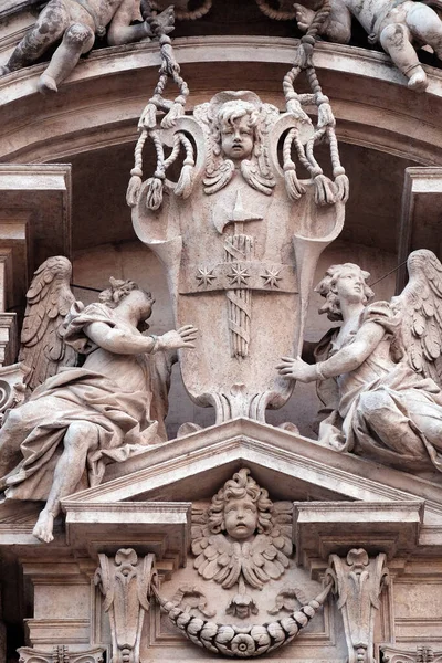 Anioły Kościół Wincentego Anastazjusza Trevi Rzym Włochy — Zdjęcie stockowe