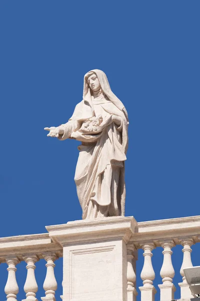 Свята Єлизавета Португальська Фрагмент Колонади Папська Базиліка Святого Петра Ватикані — стокове фото