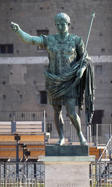 Statue Bronze Empereur Auguste Sur Dei Fori Imperiali Forum Romanum — Photo