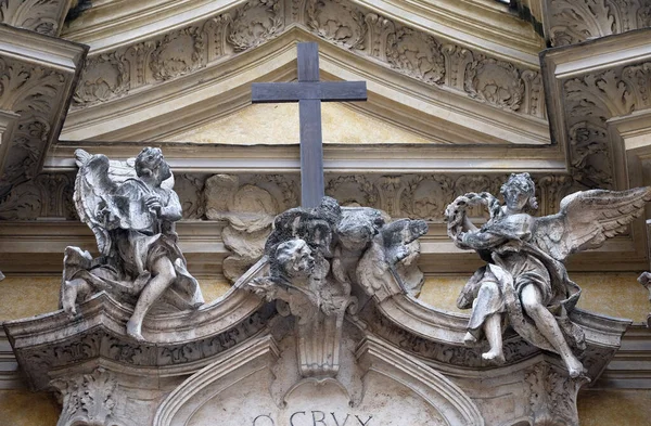 Andělé Kříž Fasáda Kostela Santa Maria Maddalena Římě Itálie — Stock fotografie