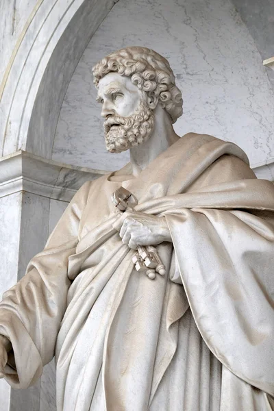 Saint Peter Statue Front Basilica Saint Paul Walls Rome Italy — Stock Photo, Image