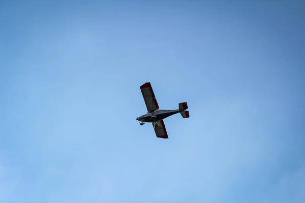 Малий Літак Гвинтом Небі — стокове фото