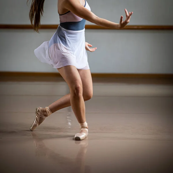 Gambe Pantofole Ballerini Balletto Classico Che Provano — Foto Stock