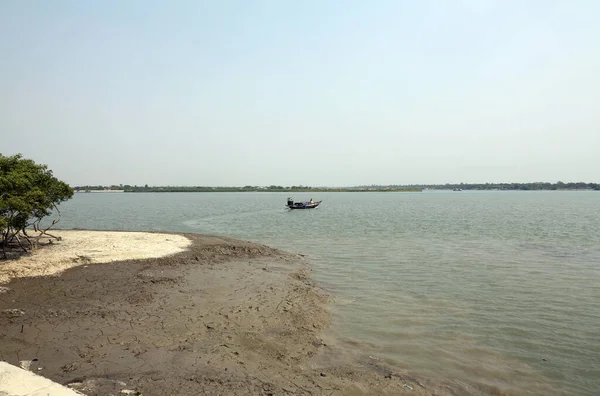 Tradycyjna Łódź Rybacka Delcie Rzeki Ganges Parku Narodowym Sundarbans Jungle — Zdjęcie stockowe