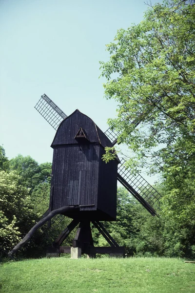 Ancien Moulin Vent Bois Dans Village — Photo