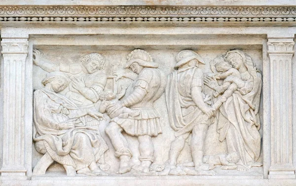 Niewinna Masakra Płaskorzeźba Portalu Bazyliki Piotra Bolonii Włochy — Zdjęcie stockowe