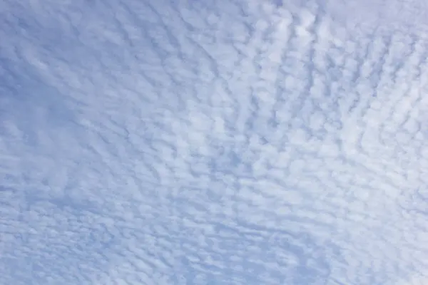 Blauer Himmel Mit Weißen Wolken — Stockfoto