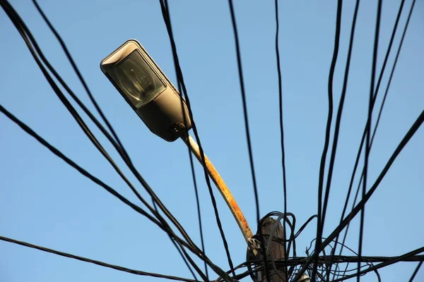 Una Maraña Cables Electricidad Comunicaciones Antenas Televisión Antenas Parabólicas Prizren — Foto de Stock