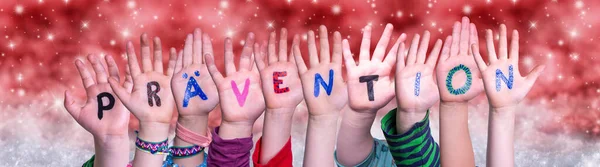 Bambini Mani Costruzione Colorato Tedesco Parola Prevenzione Significa Prevenzione Red — Foto Stock