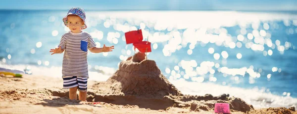 Boy Sitting Smiling Beach Child Vacations Sea — Stock Photo, Image