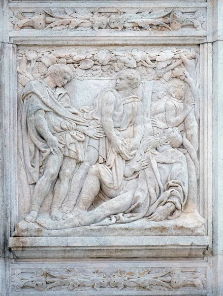 Noah Elation Relief 사이트 Saint Petronius Basilica Bologna Italy — 스톡 사진