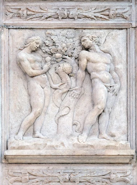 Pokušení Genesis Reliéf Portálu Baziliky Svatého Petronia Boloni Itálie — Stock fotografie