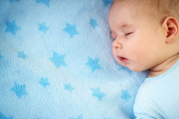 Meses Idade Bebê Dormindo Cobertor Azul Com Estrelas — Fotografia de Stock