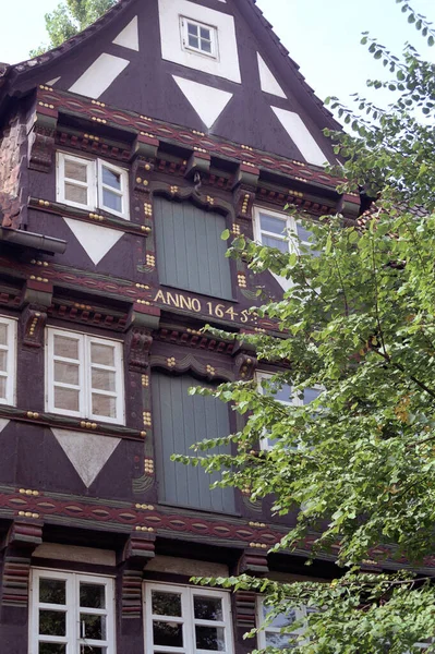 Altes Holzhaus Der Stadt — Stockfoto