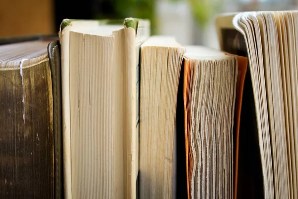 Stapel Boeken Houten Tafel — Stockfoto