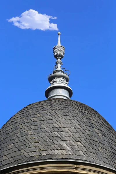 Kuppeldach Und Wolke — Stockfoto