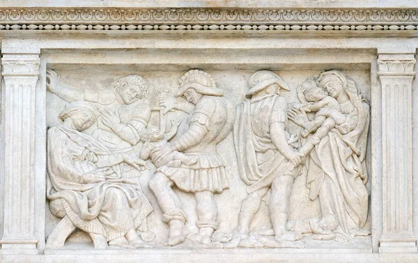 Masacre Inocente Alivio Portal Basílica San Petronio Bolonia Italia — Foto de Stock