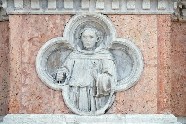 Saint Francis Paolo Bonaiuto Relief Fasadzie Bazyliki San Petronio Bolonii — Zdjęcie stockowe