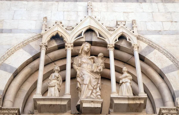 Bebek Ile Meryem Ana Azizler Pisa Talya Için Borgo Kilisede — Stok fotoğraf