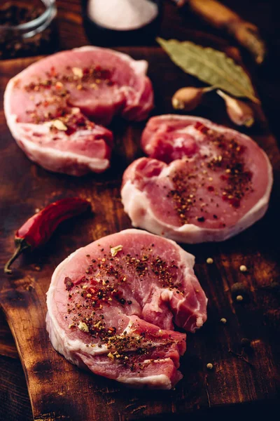 Pork Loin Steaks Ground Spices Rustic Cutting Board — Stock Photo, Image