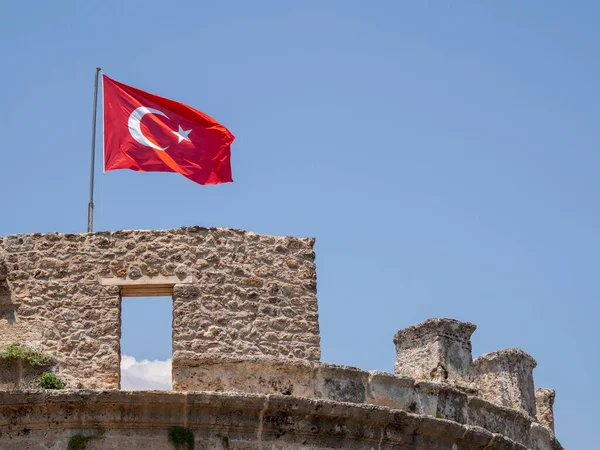 Enseigne Turque Sommet Tour Citadelle Sur Côte Antalya Entre Parc — Photo