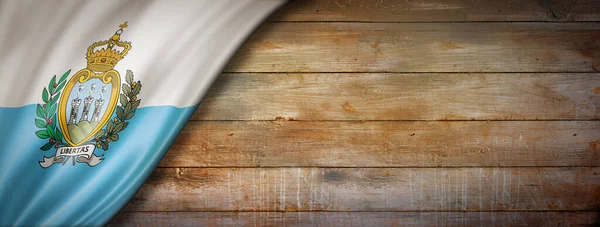 ヴィンテージの木製の壁にサンマリノフラグ 横型パノラマバナー — ストック写真