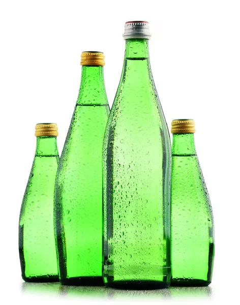 Botellas Vidrio Agua Mineral Aisladas Sobre Fondo Blanco —  Fotos de Stock