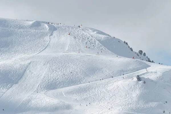 Vista Aérea Estância Esqui Nos Alpes Suíços — Fotografia de Stock