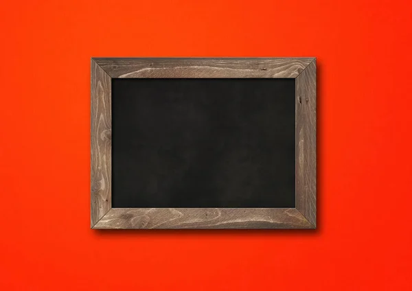 Alte Rustikale Tafel Isoliert Auf Rotem Hintergrund Leere Horizontale Attrappe — Stockfoto