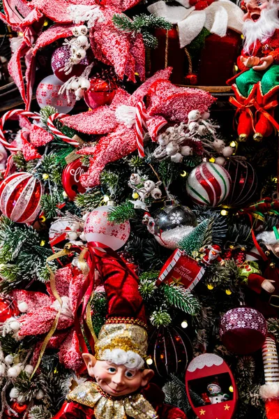 Fechar Umas Decorações Árvore Natal Fundo Férias — Fotografia de Stock