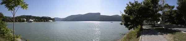 Lago Abrau Durso Sus Costas Lago Territorio Krasnodar Rusia —  Fotos de Stock