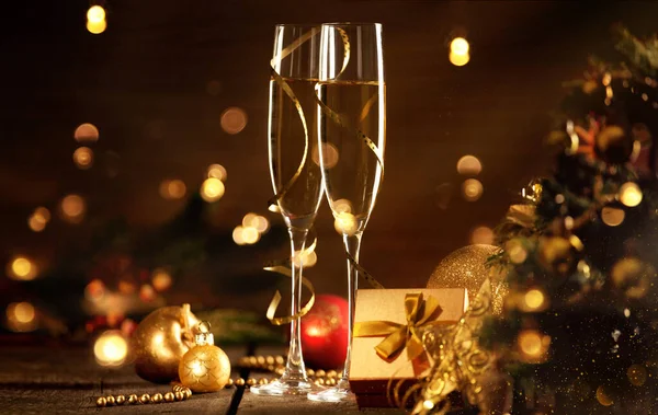 Verres Champagne Décorations Noël Sur Table — Photo