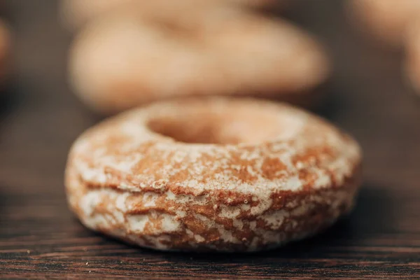 Όμορφη Πολλά Bagels Και Gingerbreads Βρίσκονται Ένα Καφέ Φόντο — Φωτογραφία Αρχείου