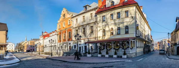 Kamianets Podilskyi ウクライナ01 2020 旧市街地区にあるカミアンエツ ポディルスキー歴史地区の古い通りは 晴れた冬の朝に — ストック写真