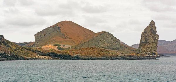 Panorama Vulcânico Ilha Bartolome Rocha Pináculo Nas Galápagos Equador — Fotografia de Stock