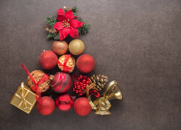 Fundo Natal Com Objetos Decoração Forma Uma Árvore Natal Natal — Fotografia de Stock