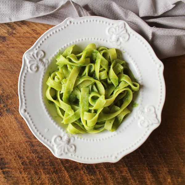 Pasta Tagliatelle Con Espinacas Guisantes Verdes Pesto — Foto de Stock