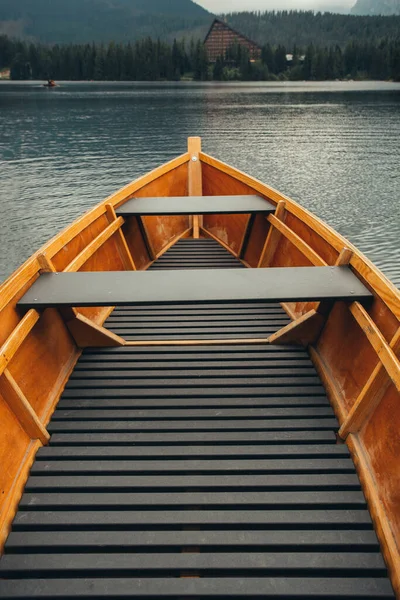 Barco Madera Lago Montaña Strbske Pleso Parque Nacional High Tatras —  Fotos de Stock