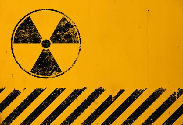 Fekete Radioaktív Figyelmeztető Tábla Festett Grunge Sárga Fém Fal Háttér — Stock Fotó