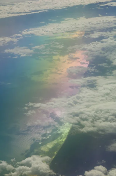 공중에서 이오니아 이탈리아 해안의 이탈리아 비행기 창문을 때생기는 색깔들 — 스톡 사진