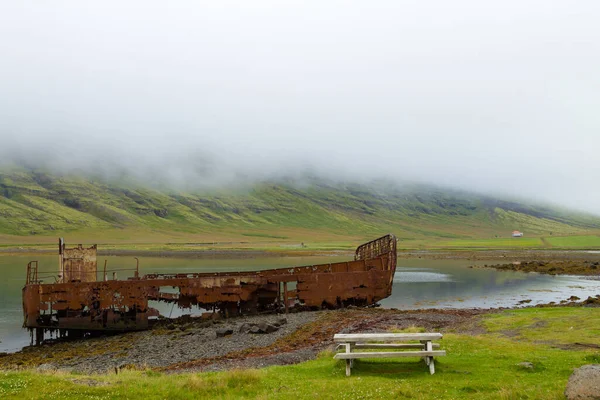 Кораблекрушение Фьорда Мджордур Восточная Исландия Исландский Взгляд — стоковое фото