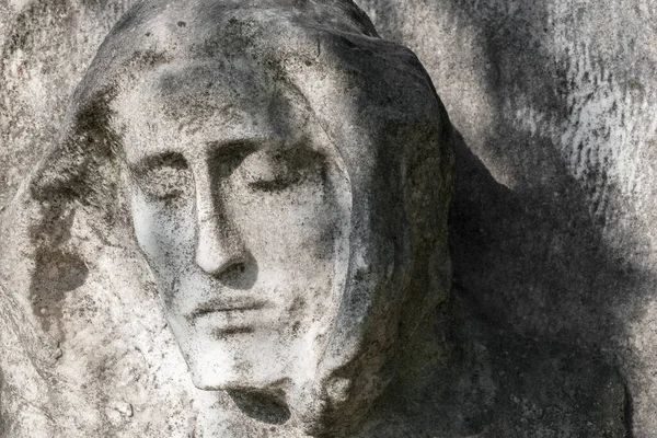 Estatua Piedra Antigua Cementerio —  Fotos de Stock