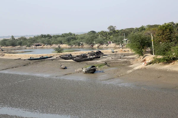 Bateaux Pêcheurs Échoués Dans Boue Marée Basse Sur Rivière Matla — Photo