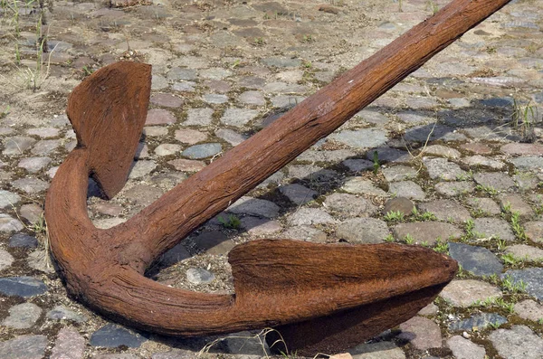 Rueda Madera Vieja Con Una Cuerda —  Fotos de Stock