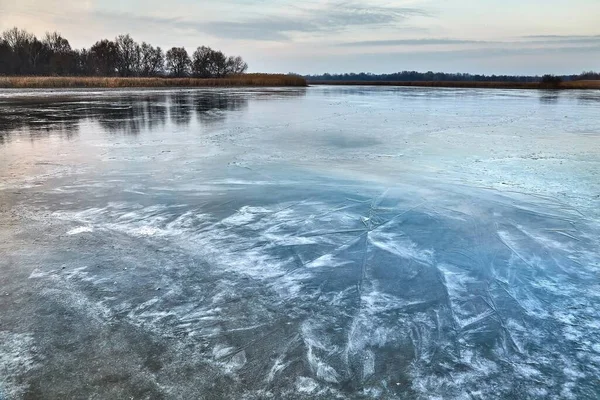 Río Congelado Invierno —  Fotos de Stock