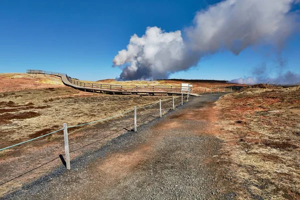 Bela Paisagem Com Uma Estrada Montanha — Fotografia de Stock