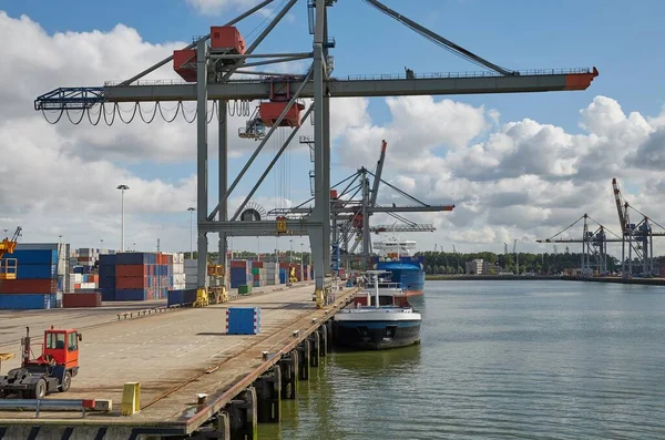 Lastfartyg Hamnen Hamburg — Stockfoto