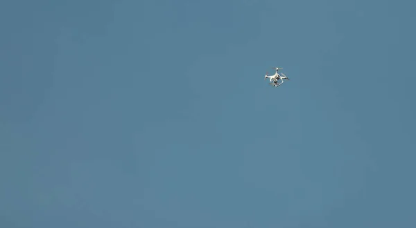 Latający Dron Bezzałogowy Pojazd Niebie — Zdjęcie stockowe