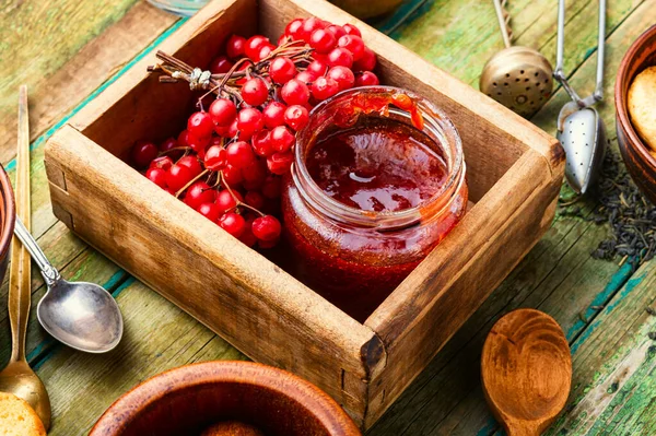Hausgemachte Marmelade Mit Frischen Beeren Und Honig Einer Holzschüssel Auf — Stockfoto