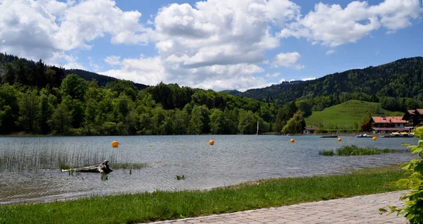 Schliersee Ist Ein Wunderschooner Gemeinde MiesbachのOberbayernを参照のこと ええと ヴォラルペンゲビトを解放します シュライアーゼー湖 Schliersee — ストック写真